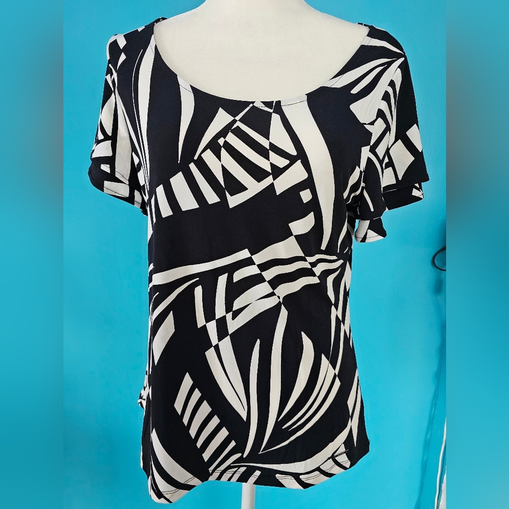 Tahari Black & White Top
